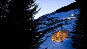 В Швейцарии построили дом в горе