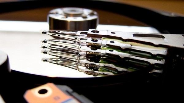 Восстановление жесткого диска ноутбука в руках R Studio